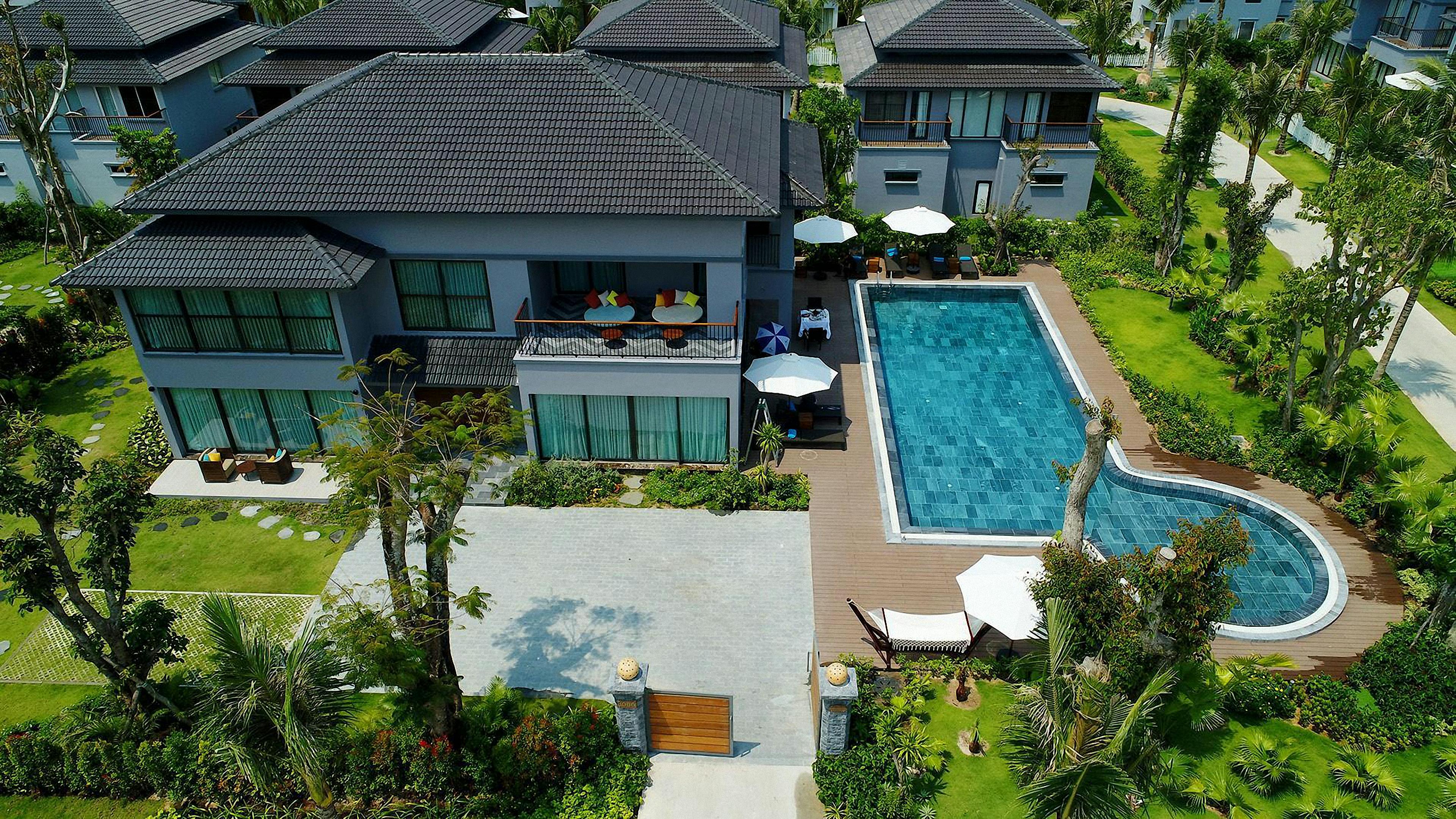 Luxury Villas in Spain.jpg